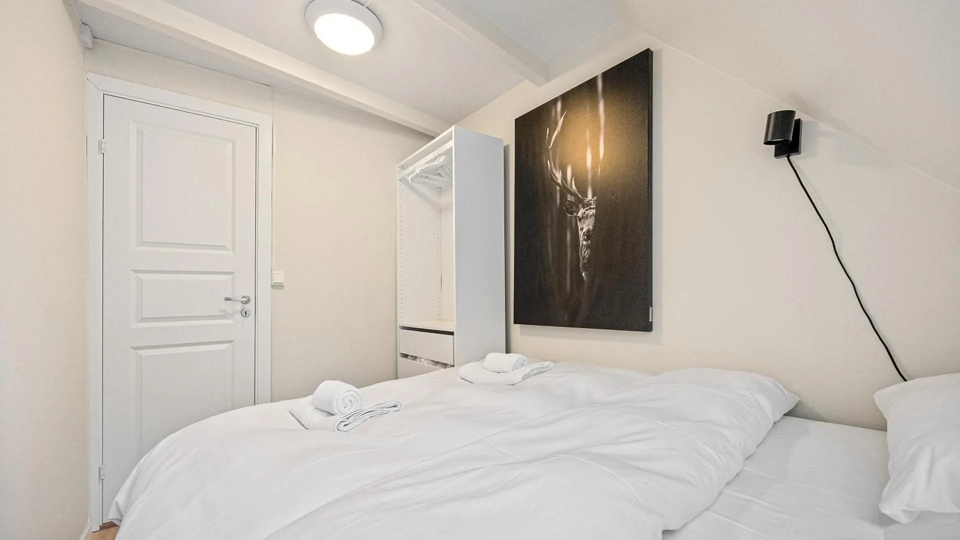 View To Bryggen - Renovated Dec 24 - Historic Cobblestone Street Daire Bergen