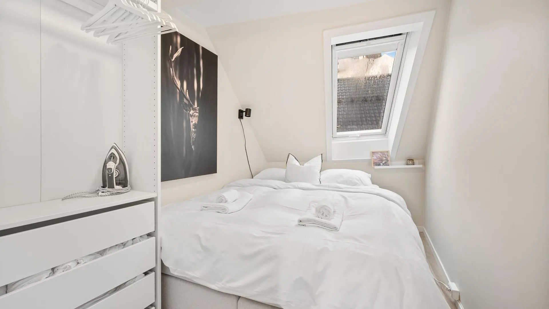 View To Bryggen - Renovated Dec 24 - Historic Cobblestone Street Daire Bergen 0*,  Norveç