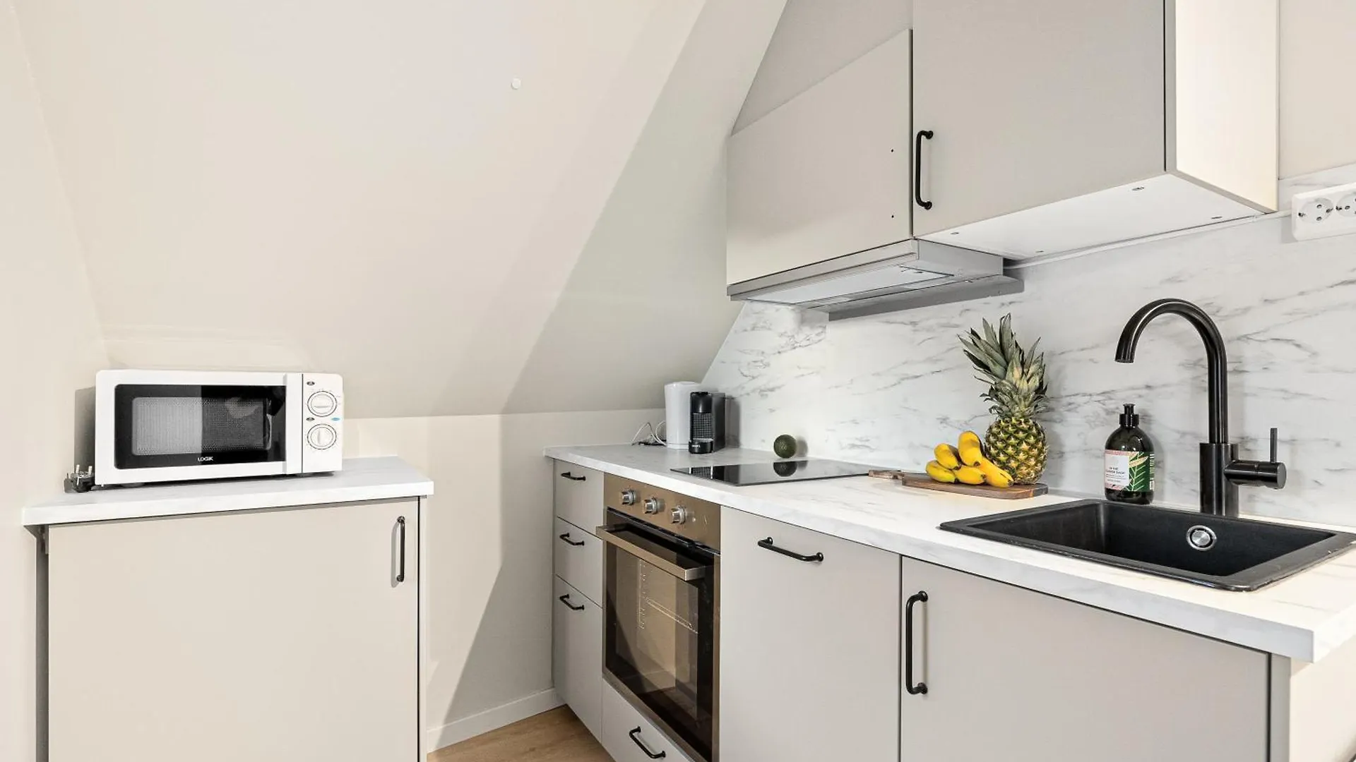 View To Bryggen - Renovated Dec 24 - Historic Cobblestone Street Daire Bergen